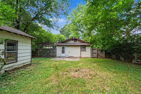 Exterior - 2434 N Pickwick Ave, Springfield, MO 65803 photo 9 of 9