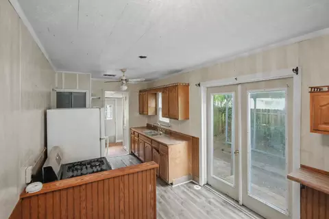 Kitchen - 2434 N Pickwick Ave, Springfield, MO 65803 photo 3 of 3