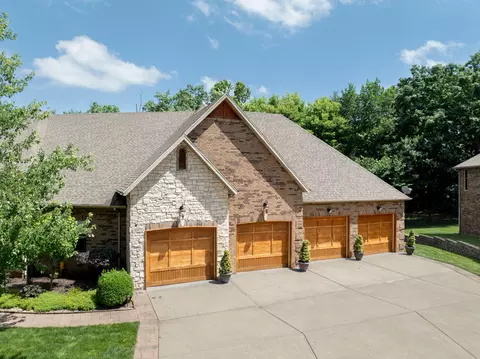 Exterior - 1418 E River Oaks Ln, Springfield, MO 65804 photo 2 of 16