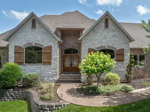 Exterior - 1418 E River Oaks Ln, Springfield, MO 65804 photo 4 of 16