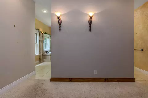Entry Way - 1418 E River Oaks Ln, Springfield, MO 65804 photo 5 of 7