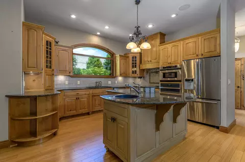 Kitchen - 1418 E River Oaks Ln, Springfield, MO 65804 photo 1 of 6