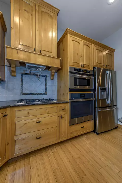 Kitchen - 1418 E River Oaks Ln, Springfield, MO 65804 photo 4 of 6
