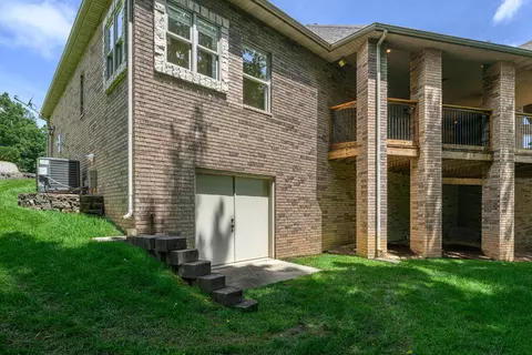 Exterior - 1418 E River Oaks Ln, Springfield, MO 65804 photo 9 of 16