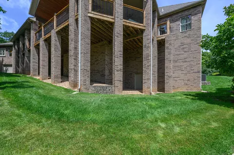 Exterior - 1418 E River Oaks Ln, Springfield, MO 65804 photo 13 of 16