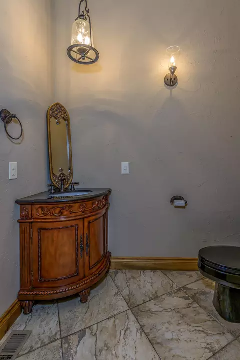 Bath - 1418 E River Oaks Ln, Springfield, MO 65804 photo 1 of 7