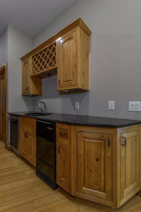 Kitchen - 1418 E River Oaks Ln, Springfield, MO 65804 photo 6 of 6