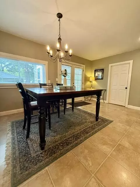 Dining - 517 E Catalpa St, Springfield, MO 65807 photo 1 of 1
