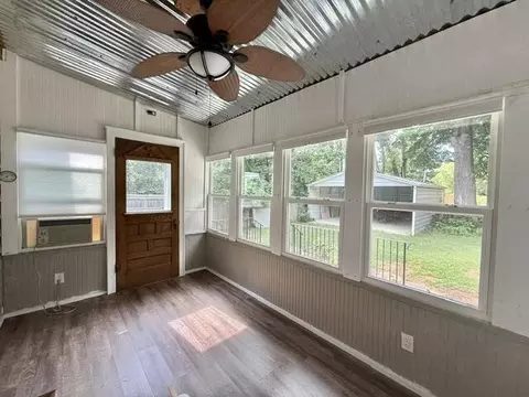 Exterior - 517 E Catalpa St, Springfield, MO 65807 photo 3 of 4