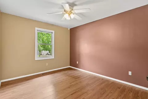 Bedroom - 3497 S Meadowlark Ave, Springfield, MO 65807 photo 2 of 5