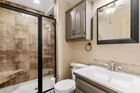 Bath - 3497 S Meadowlark Ave, Springfield, MO 65807 photo 1 of 3
