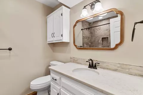Bath - 3497 S Meadowlark Ave, Springfield, MO 65807 photo 2 of 3
