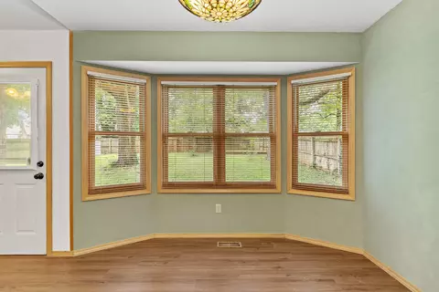 Living - 3497 S Meadowlark Ave, Springfield, MO 65807 photo 6 of 7