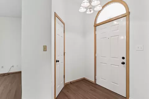 Entry Way - 3497 S Meadowlark Ave, Springfield, MO 65807 photo 1 of 2