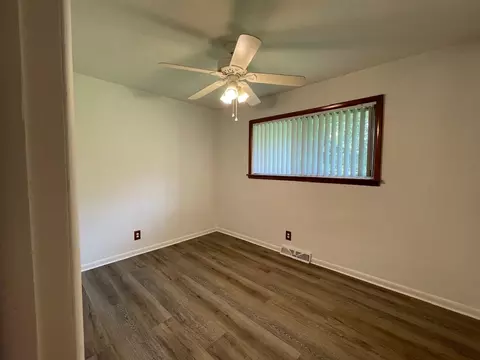 Bedroom - 2716 E Linwood St, Springfield, MO 65804 photo 4 of 5
