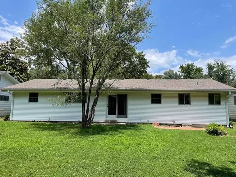 Exterior - 2716 E Linwood St, Springfield, MO 65804 photo 4 of 4