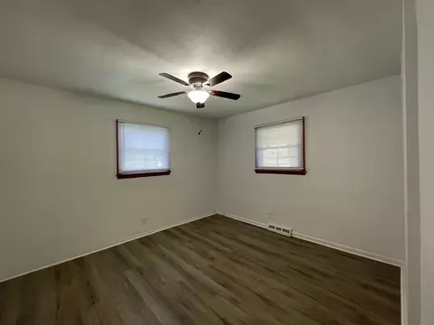 Bedroom - 2716 E Linwood St, Springfield, MO 65804 photo 1 of 5