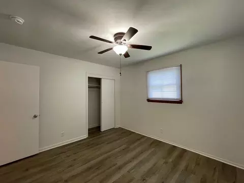 Bedroom - 2716 E Linwood St, Springfield, MO 65804 photo 2 of 5