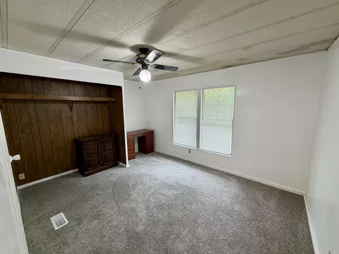 Bedroom - 763 Taneycomo Rd, Branson, MO 65616 photo 2 of 3