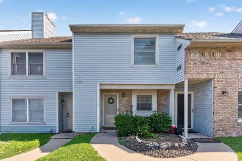 2700 S Ingram Mill Rd #9, Springfield, MO 65804