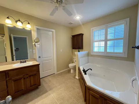 Bath - 3207 W Aussie Ct, Springfield, MO 65810 photo 1 of 3