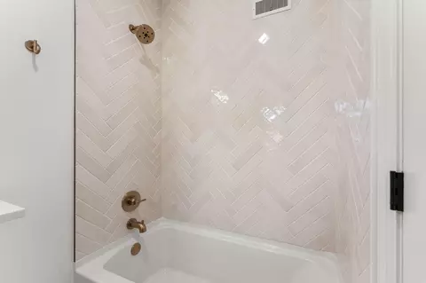 Bath - 2244 S Edgewater Dr, Springfield, MO 65804 photo 7 of 10