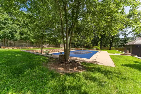Exterior - 2244 S Edgewater Dr, Springfield, MO 65804 photo 27 of 28
