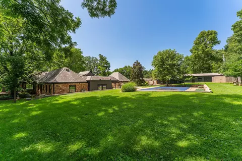 Exterior - 2244 S Edgewater Dr, Springfield, MO 65804 photo 25 of 28