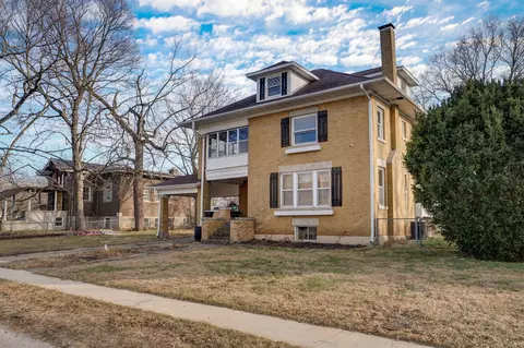 Exterior - 411 E Walker St, Ash Grove, MO 65604 photo 2 of 9
