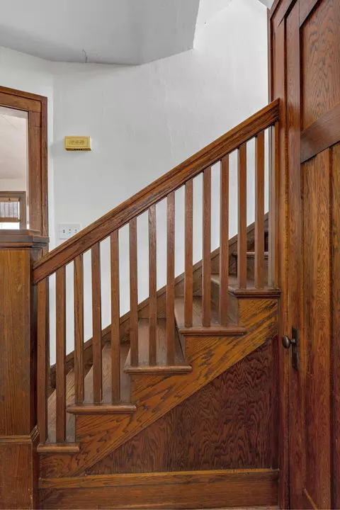 Entry Way - 411 E Walker St, Ash Grove, MO 65604 photo 1 of 3