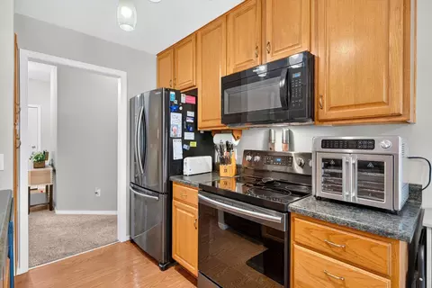 Kitchen - 1750 W Bennett St UNIT 1A, Springfield, MO 65807 photo 3 of 3