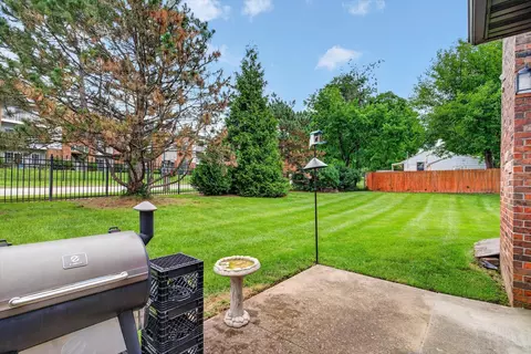 Exterior - 1750 W Bennett St UNIT 1A, Springfield, MO 65807 photo 1 of 4