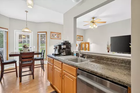 Kitchen - 1750 W Bennett St UNIT 1A, Springfield, MO 65807 photo 2 of 3