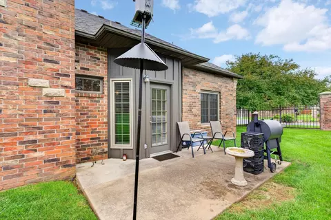 Exterior - 1750 W Bennett St UNIT 1A, Springfield, MO 65807 photo 2 of 4