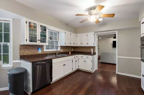 Kitchen - 2117 E Montclair St, Springfield, MO 65804 photo 3 of 3