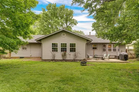 Exterior - 2117 E Montclair St, Springfield, MO 65804 photo 6 of 8