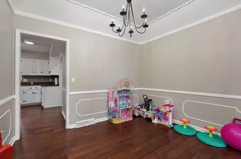 Dining - 2117 E Montclair St, Springfield, MO 65804 photo 1 of 2