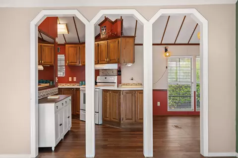 Entry Way - 424 426 Monarch Dr, Branson, MO 65616 photo 1 of 1