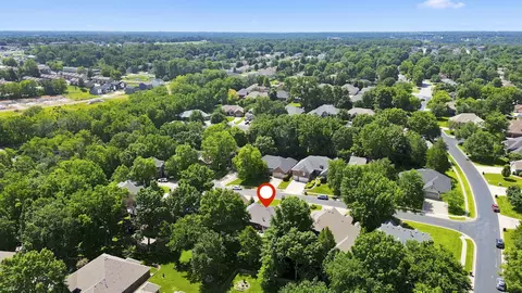 View/Area - 1019 W Parkhill Cir, Springfield, MO 65810 photo 5 of 5