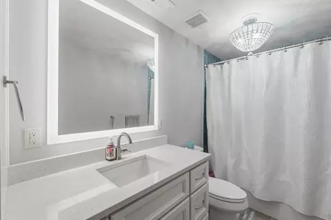 Bath - 1019 W Parkhill Cir, Springfield, MO 65810 photo 5 of 5