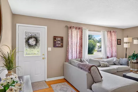 Entry Way - 2654 E Portland St, Springfield, MO 65804 photo 1 of 1
