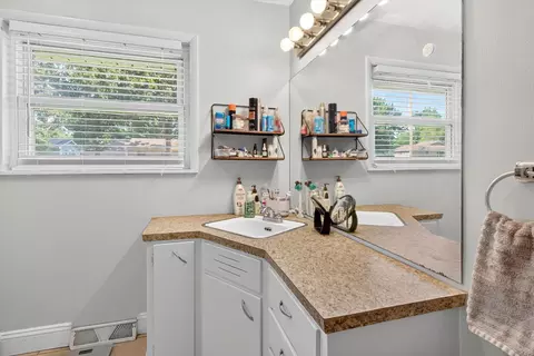 Bath - 2654 E Portland St, Springfield, MO 65804 photo 1 of 3