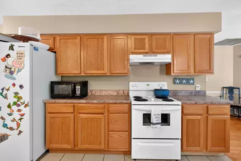 Kitchen - 2654 E Portland St, Springfield, MO 65804 photo 3 of 4