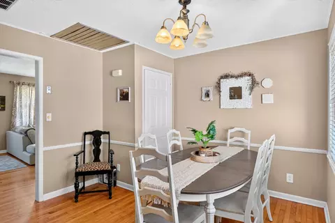 Dining - 2654 E Portland St, Springfield, MO 65804 photo 2 of 2