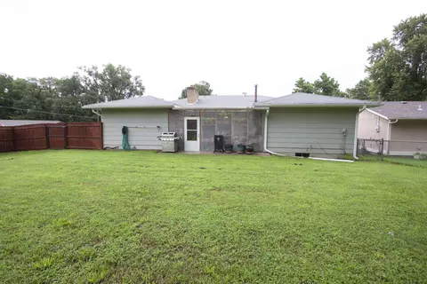 Exterior - 604 Norman St, Ava, MO 65608 photo 3 of 8