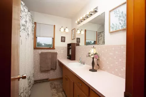 Bath - 604 Norman St, Ava, MO 65608 photo 1 of 5