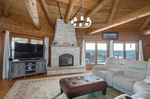 Living - 26647 Twin Rivers Dr, Shell Knob, MO 65747 photo 3 of 4