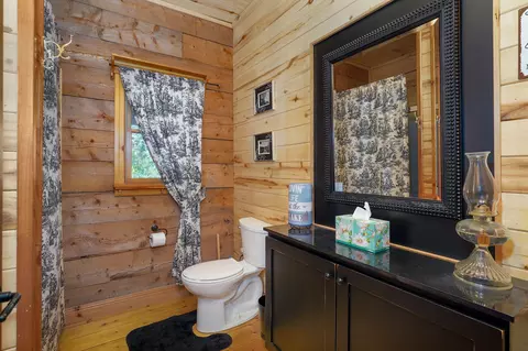 Bath - 26647 Twin Rivers Dr, Shell Knob, MO 65747 photo 1 of 6