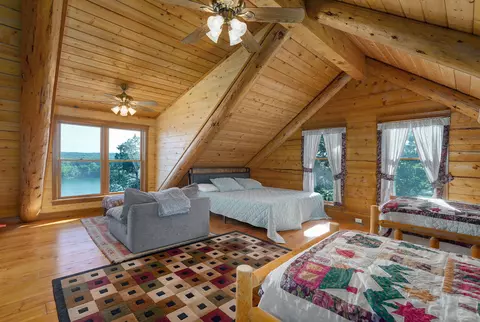Bedroom - 26647 Twin Rivers Dr, Shell Knob, MO 65747 photo 6 of 8
