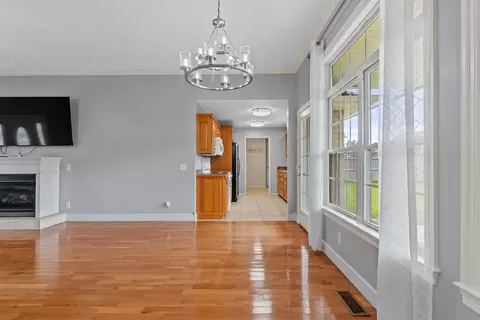 Living - 716 Shelley St, Willard, MO 65781 photo 5 of 6